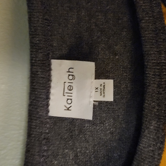 Kayleigh Floral and Grey Long Sleeve, Size 1X, EEUC - Picture 2 of 4